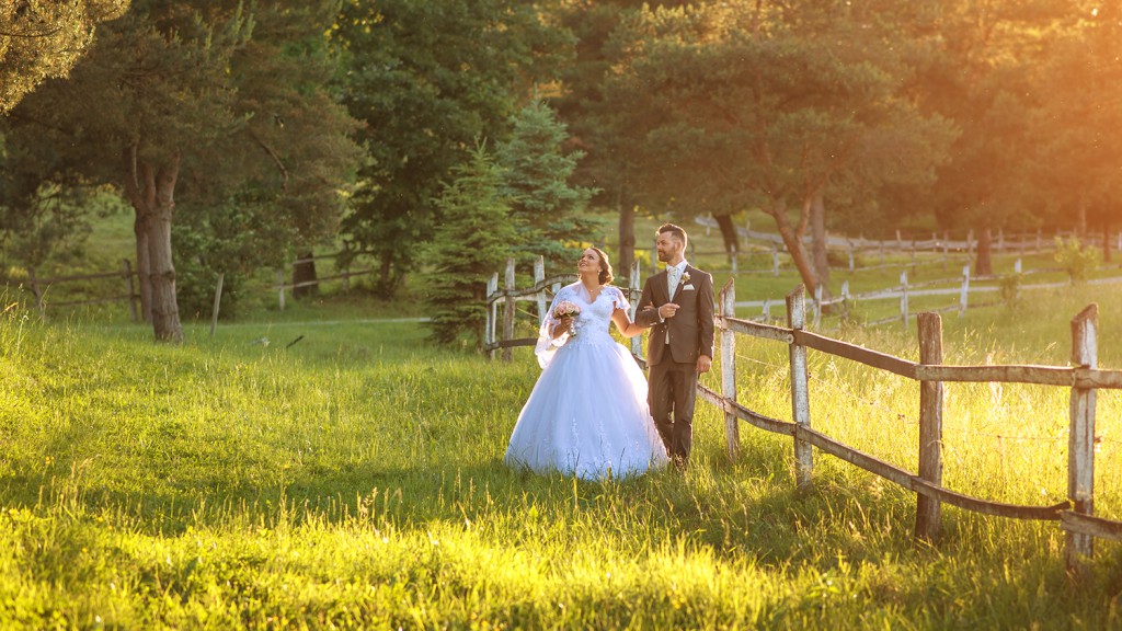 Wedding couple on nature.